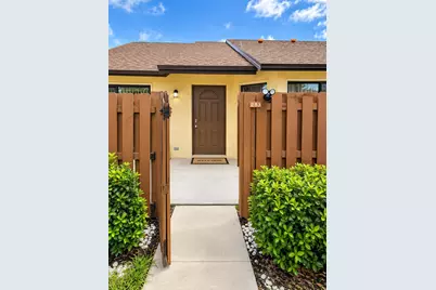 283 Springdale Circle #28C, Palm Springs, FL 33461 - Photo 1