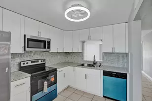 7601 Byron Ave, Miami Beach, FL 33141 - Photo 10