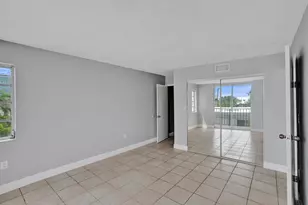 7601 Byron Ave, Miami Beach, FL 33141 - Photo 22