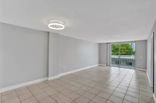 7601 Byron Ave, Miami Beach, FL 33141 - Photo 4