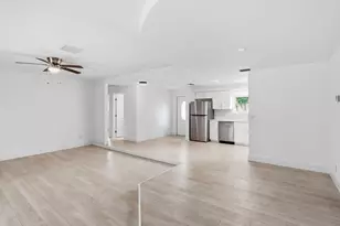 898 SW 10th Ave, Boca Raton, FL 33486 - Photo 6