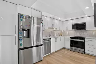6895 Willow Wood Dr, Boca Raton, FL 33434 - Photo 2