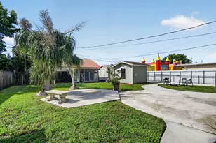 5678 Cinnamon Dr, West Palm Beach, FL 33415 - Photo 38