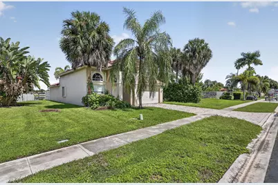 3849 Miramontes Circle, Wellington, FL 33414 - Photo 18