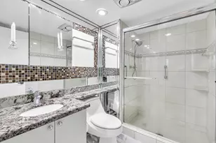 9500 N Hollybrook Lake Dr, Pembroke Pines, FL 33025 - Photo 14