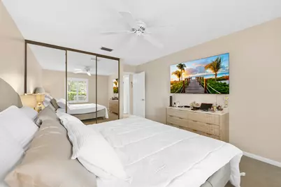2505 Iroquois Circle, West Palm Beach, FL 33409 - Photo 12