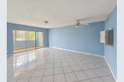 729 Lori Drive #202, Palm Springs, FL 33461 - Photo 4
