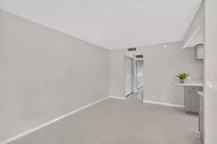 1055 Ainslie D Dr, Boca Raton, FL 33434 - Photo 16