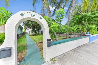 225 N M Street #1, Lake Worth, FL 33460 - Photo 2