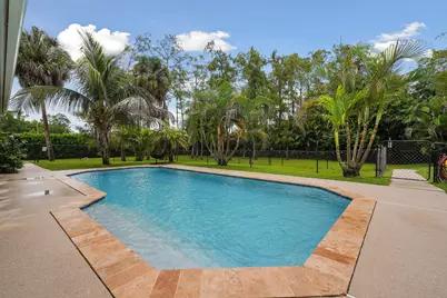 16395 E Hialeah Drive E, The Acreage, FL 33470 - Photo 30