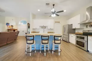 16395 E Hialeah Dr E, The Acreage, FL 33470 - Photo 12