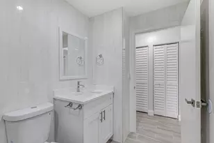 1240 Summit Pl Cir, West Palm Beach, FL 33415 - Photo 16