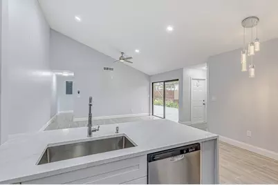 1240 Summit Place Circle #D, West Palm Beach, FL 33415 - Photo 6