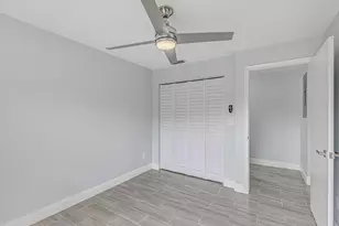 1240 Summit Pl Cir, West Palm Beach, FL 33415 - Photo 14