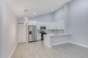 1240 Summit Pl Cir, West Palm Beach, FL 33415 - Photo 2