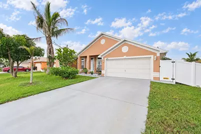 1392 SE Odonnell Lane, Port Saint Lucie, FL 34983 - Photo 2