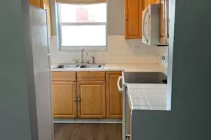 20 SW 108th Ave, Sweetwater, FL 33174 - Photo 6