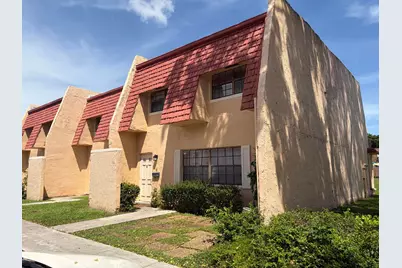 40 Spinning Wheel Lane, Tamarac, FL 33319 - Photo 2