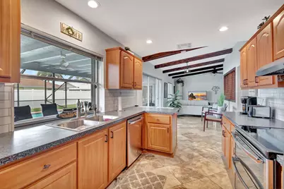 577 SW 24th Avenue, Boynton Beach, FL 33435 - Photo 14