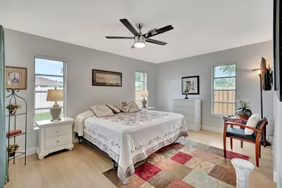 577 SW 24th Avenue, Boynton Beach, FL 33435 - Photo 16