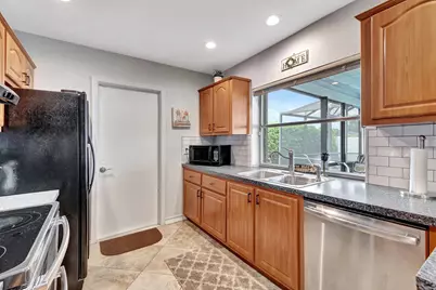 577 SW 24th Avenue, Boynton Beach, FL 33435 - Photo 12