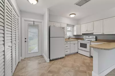 3060 Meridian Way N #8, Palm Beach Gardens, FL 33410 - Photo 10