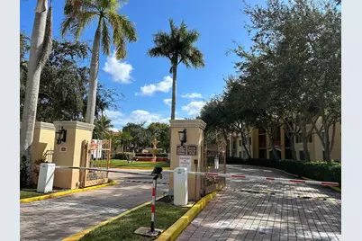 4041 San Marino Boulevard #105, West Palm Beach, FL 33409 - Photo 2