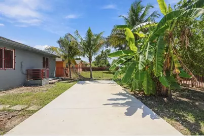 4952 NW 21st Avenue, Miami, FL 33142 - Photo 38