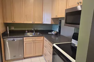 135 Lake Meryl Dr, West Palm Beach, FL 33411 - Photo 10