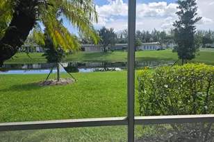 135 Lake Meryl Dr, West Palm Beach, FL 33411 - Photo 2
