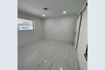 528 N Margaret Court, West Palm Beach, FL 33413 - Photo 14