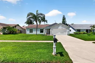 39 Cedar Cir, Boynton Beach, FL 33436 - Photo 1