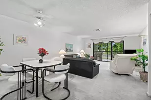36 Stratford Ln W, Boynton Beach, FL 33436 - Photo 1