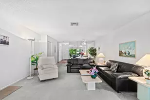 36 Stratford Ln W, Boynton Beach, FL 33436 - Photo 14