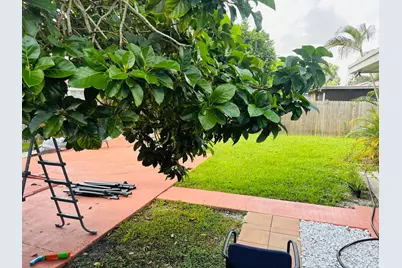 1657 Magnolia Lane, West Palm Beach, FL 33417 - Photo 16