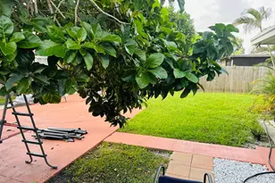 1657 Magnolia Ln, West Palm Beach, FL 33417 - Photo 16