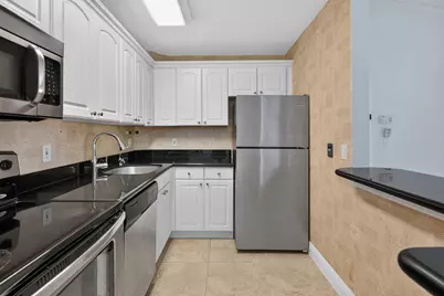 10765 Cleary Boulevard #307, Plantation, FL 33324 - Photo 12