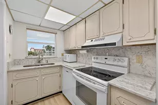 111 Shore Ct, North Palm Beach, FL 33408 - Photo 8