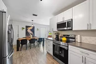 8980 NW 25th St, Sunrise, FL 33322 - Photo 2
