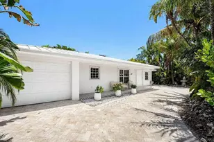 247 SE 3rd Ave, Delray Beach, FL 33483 - Photo 10