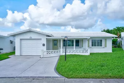 2198 SW 12th Avenue, Boynton Beach, FL 33426 - Photo 2