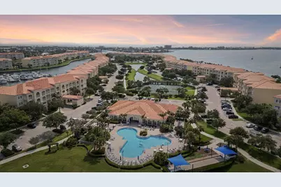 19 Harbour Isle Drive W #202, Fort Pierce, FL 34949 - Photo 2