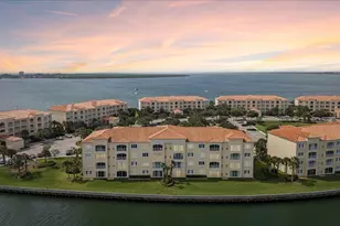 19 Harbour Isle Dr W, Fort Pierce, FL 34949 - Photo 1