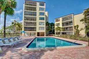 2322 S Cypress Bend Dr, Pompano Beach, FL 33069 - Photo 18