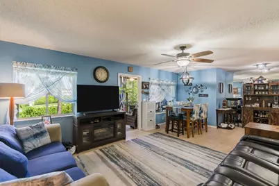 106 Lake Pine Circle #D-2, Greenacres, FL 33463 - Photo 4