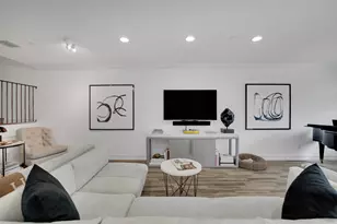 105 Isle of Venice Dr, Fort Lauderdale, FL 33301 - Photo 18