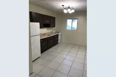 700 NW 10th Terrace #10, Fort Lauderdale, FL 33311 - Photo 4