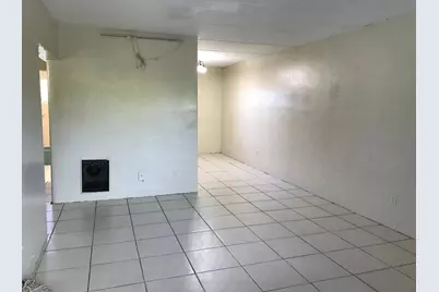 700 NW 10th Terrace #10, Fort Lauderdale, FL 33311 - Photo 2