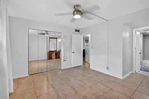 555 SE 8th St, Deerfield Beach, FL 33441 - Photo 14