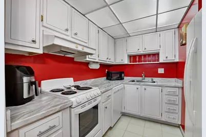555 SE 8th Street #154, Deerfield Beach, FL 33441 - Photo 2